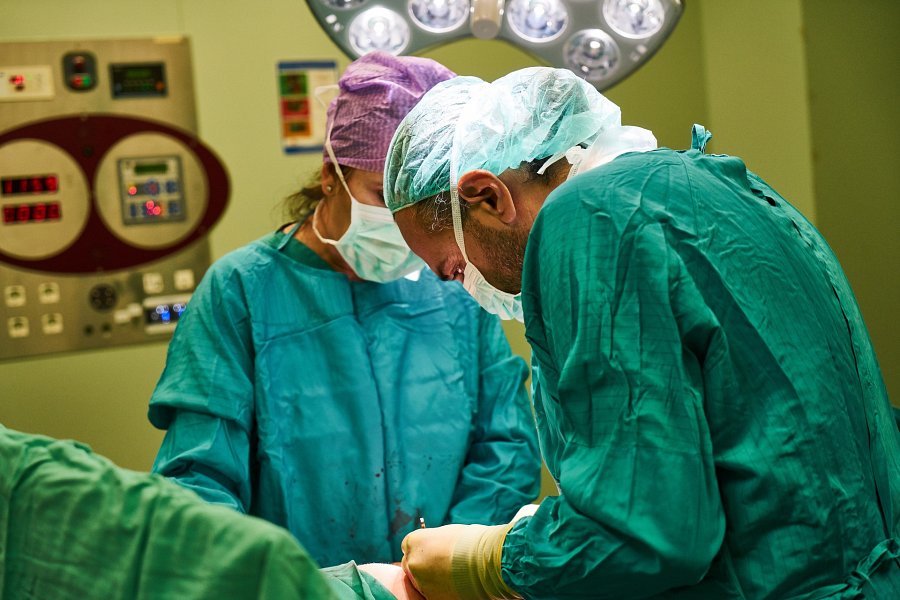 Operacja inwazyjna kręgosłupa